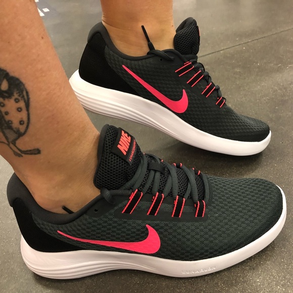 Nike Shoes - 🖤💕Nike lunarconverge🖤💕New Price firm